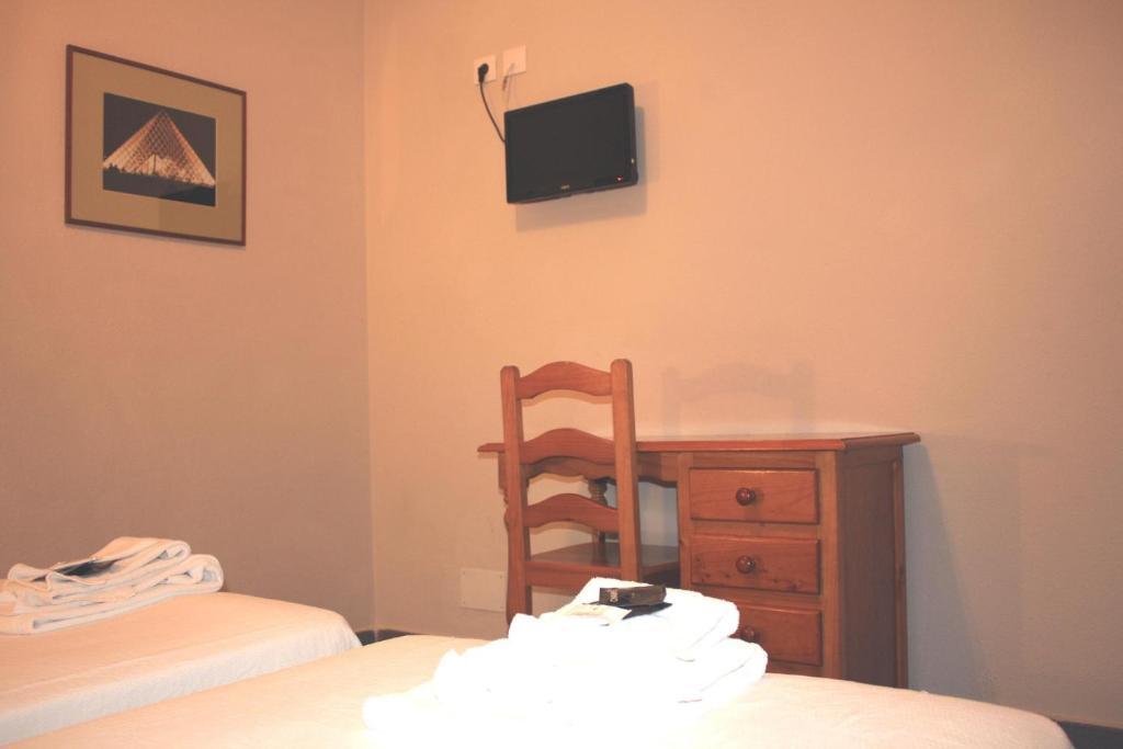 Hostal Carlos I La Línea de la Concepción Rum bild