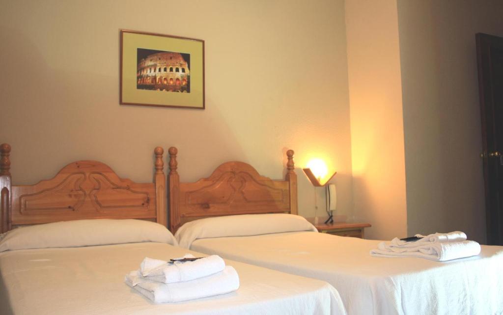 Hostal Carlos I La Línea de la Concepción Rum bild