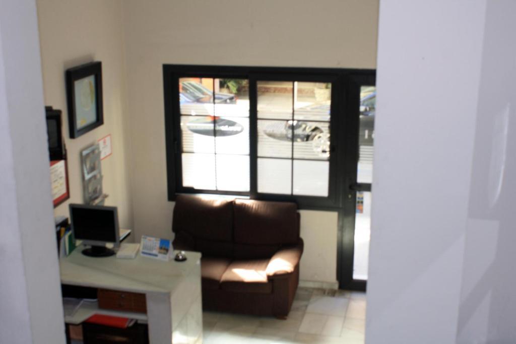 Hostal Carlos I La Línea de la Concepción Exteriör bild