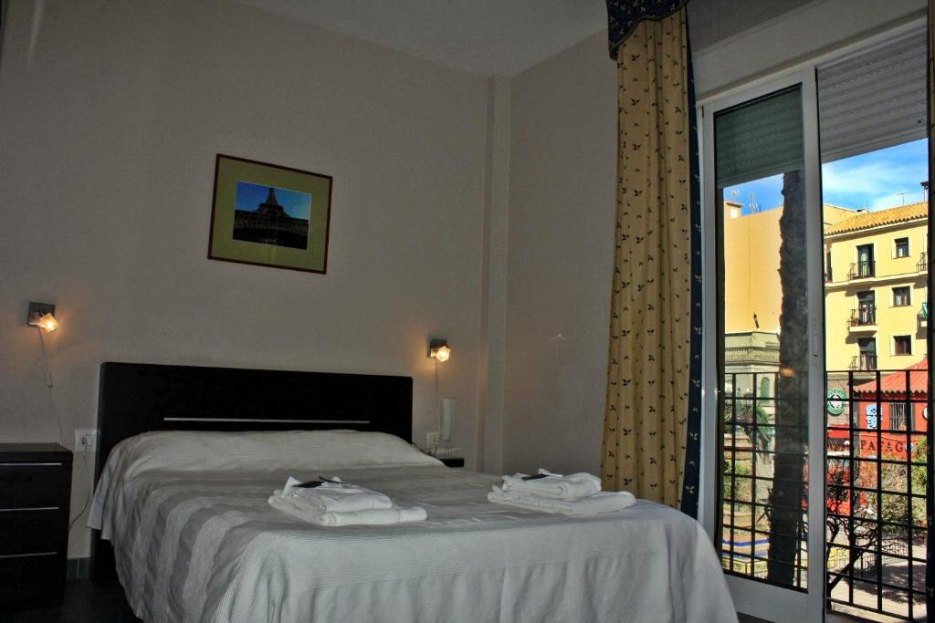 Hostal Carlos I La Línea de la Concepción Rum bild